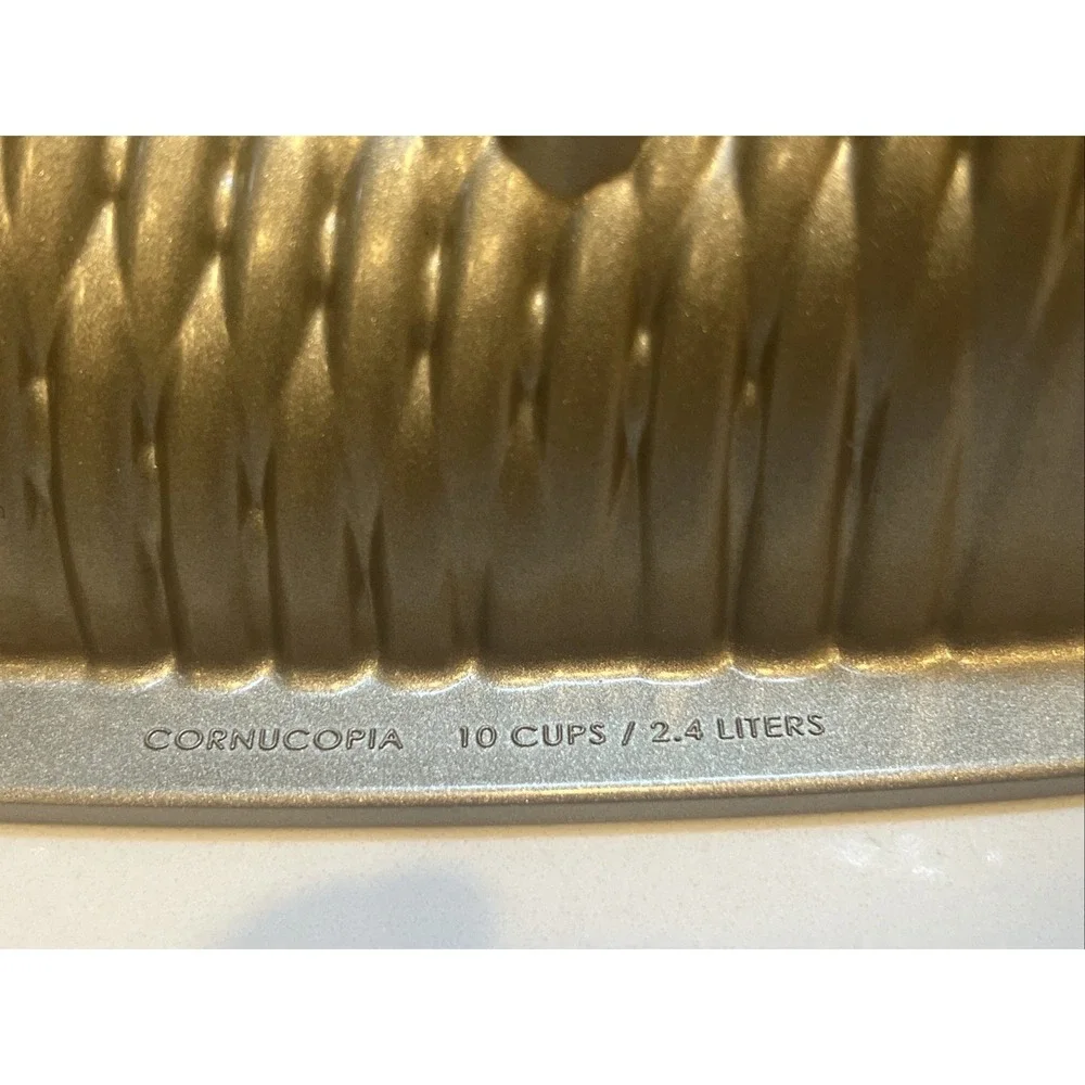Vintage‎ Nordic Ware Cornucopia Cake Pan 10 Cup Cast Aluminum Harvest USA